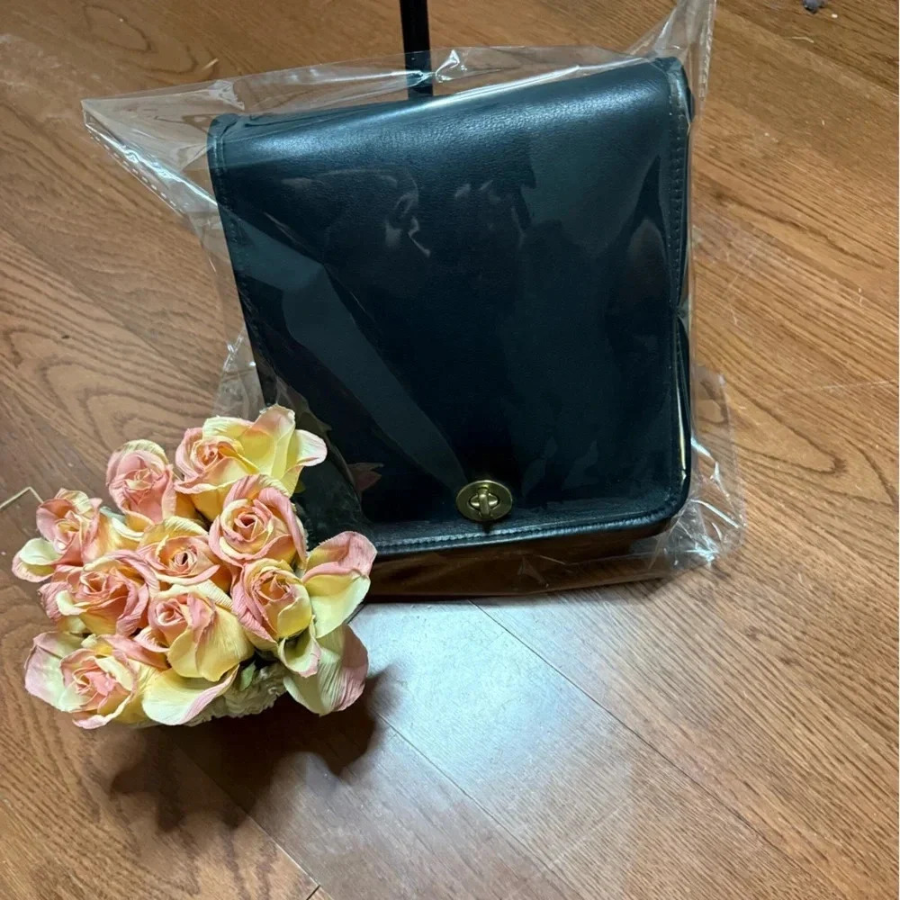 Vintage Coach Crossbody Bag#9620 - Picture 15 of 16